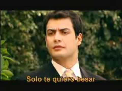 Watch the video for Quiero tus labios