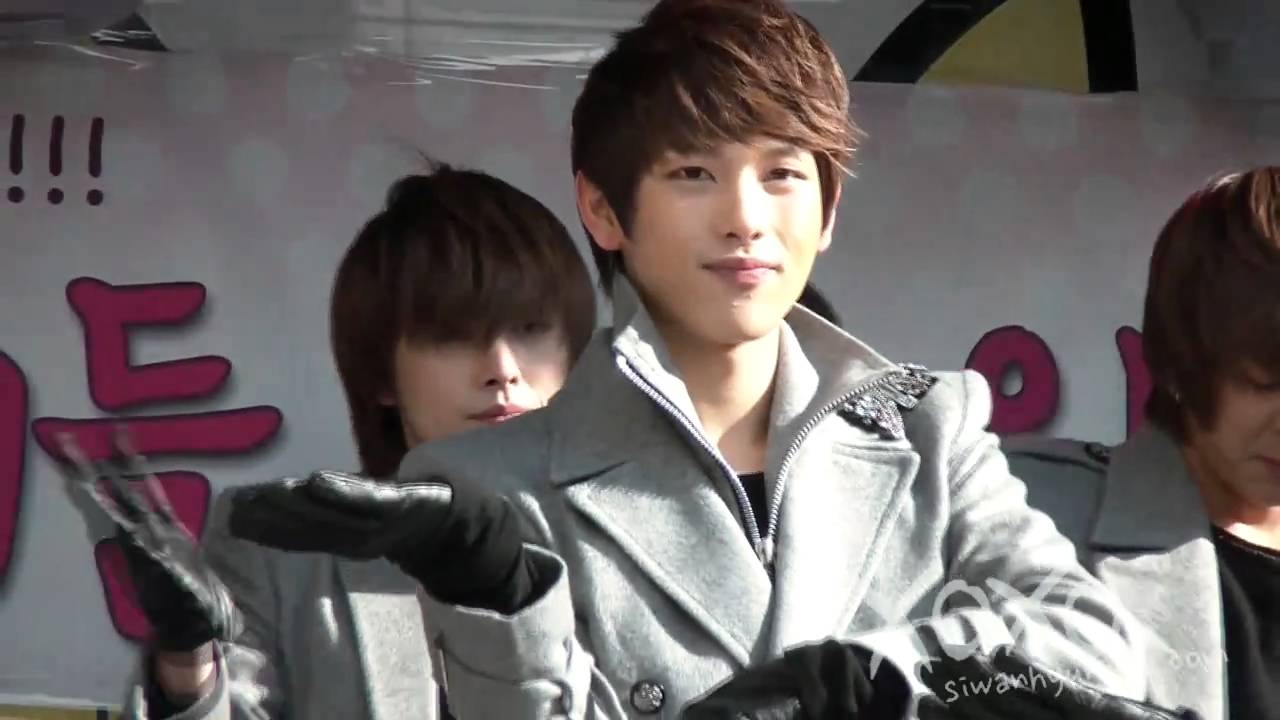 [FANCAM] 110115 ZE:A 제국의아이들 - Mazeltov ; Siwan ver.