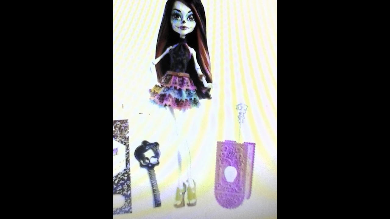 N 7 POUPEE ORIGINALE POUR TTES PETITES FILLES