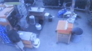 Suspect uses taxi as getaway car in robbery - 2011-03-04