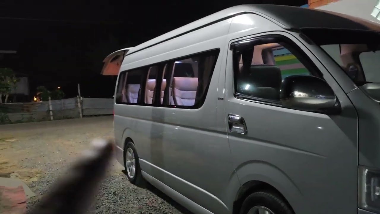 รถตู้ COMMUTER 2.5 ดีเซล ปี2009 จด 2010 VIP มือเดียวป้ายแดง ป้ายฟ้าแท้กำเนิด เข้าใหม่อีกลำครับ
