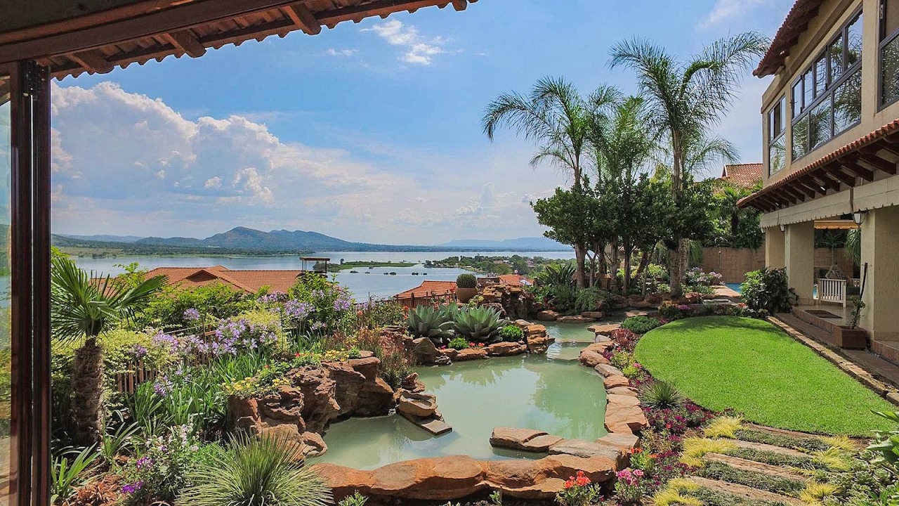 5 Bedroom House for sale in North West Hartbeespoort Dam Birdwood