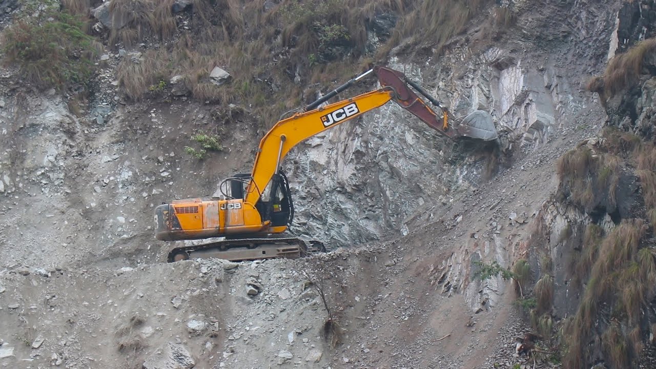 Difficult Task For JCB Excavator - JCB Cutting Hill - Opening New Track on Hill With JCB Excavator