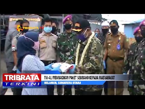 TNI AL BELAWAN MEMBAGIKAN PAKET SEMBAKO KEPADA MASYARAKAT - YouTube