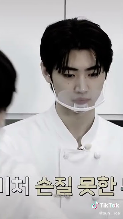 jealous jealous 😅🙊 (sunsun)