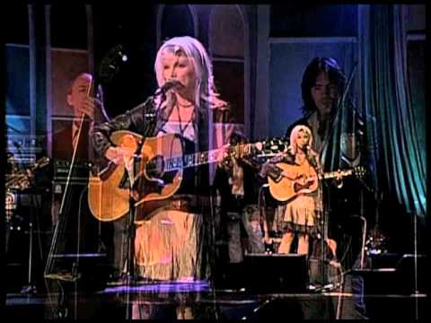 Emmylou Harris performs Guy Clark's Old 