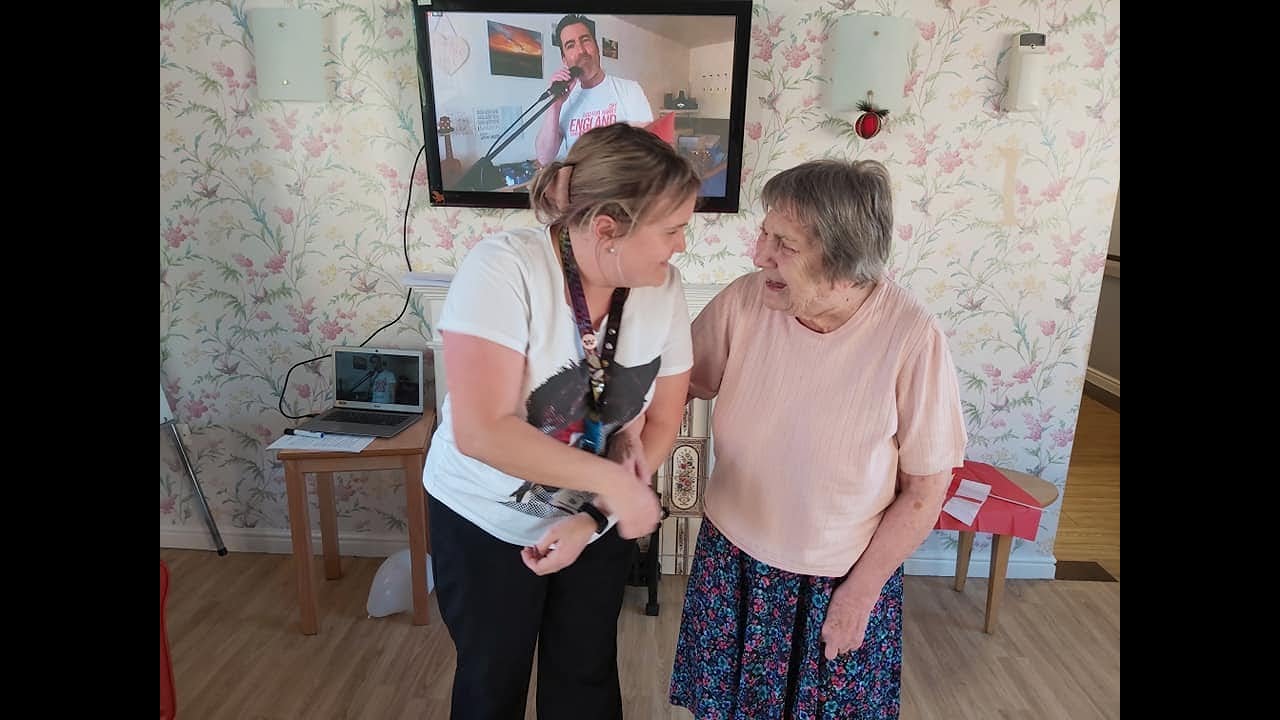 Gig for Amherst Court Care Home, Chatham YouTube