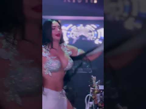 الراقصة كريستينا       