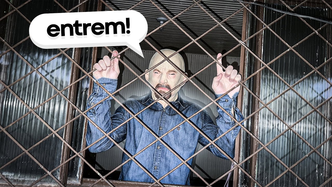 O ANFITRIÃO DA CASA ABANDONADA APARECEU...