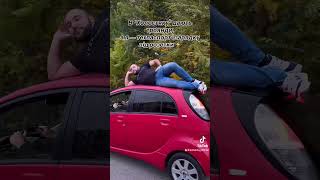 В “Холостяку” дають троянди,а я — техпаспорт і зарядку від розетки