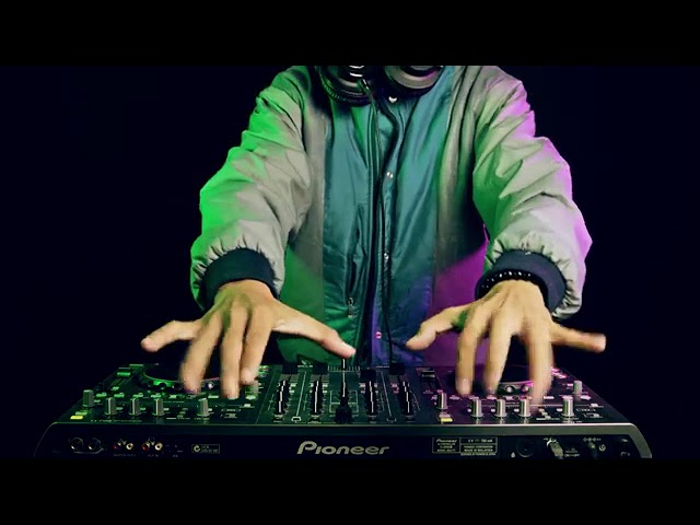 Terbaru ! Dj Qhelfin - Tahan Rindu (DJ Desa Remix( class=