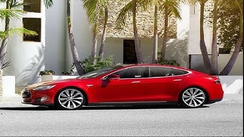 Tesla driver dies in crash while using car