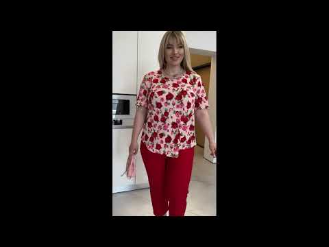 Жіночий красивий літній костюм: простора блуза в квіти і укорочені однотонні штани, батал великі розміри, видео 1