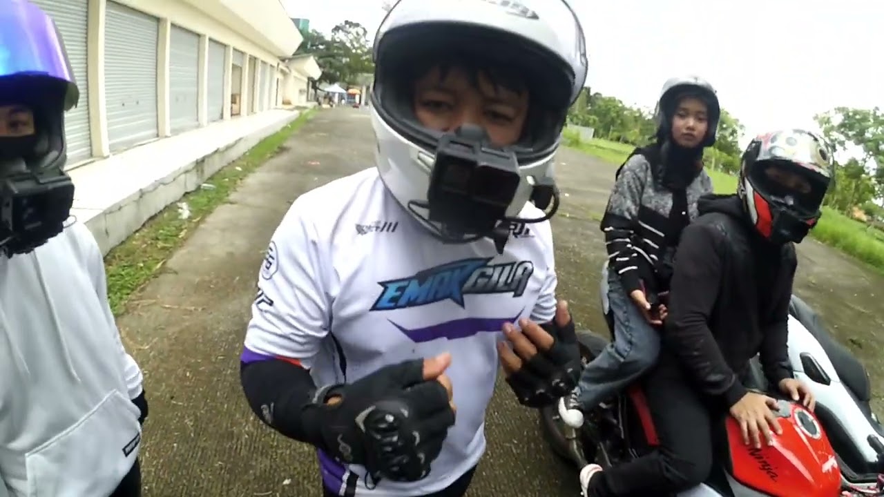 RIBUT SAMA TEAM SENDIRI KARNA NURUNIN PACAR DI PINGGIR JALAN KARNA DIA SELINGKUH SAMA MANTAN NYA 