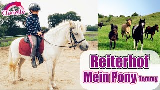 Auf dem Reiterhof 🐴 Mein Pferd Tommy! Reiten lernen ohne Zügel | Pony putzen & Galopp | Clarielle