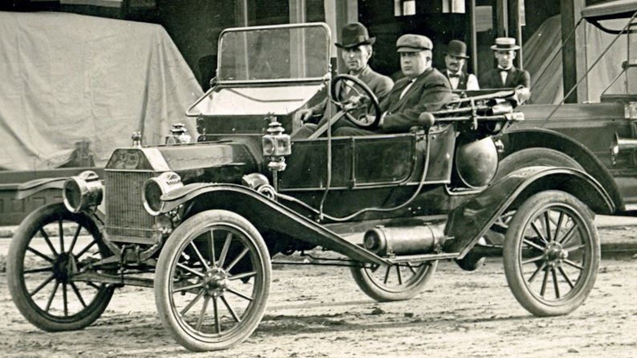 Samochód, który zmienił świat, ale miał mroczny sekret — historia Forda Model T!