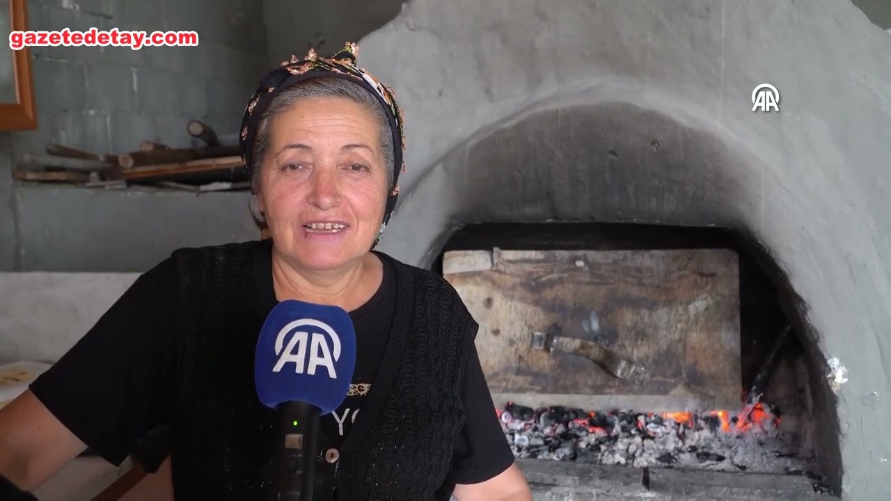 Tatlı maya ve meşe odunuyla pişen Çampınar pidesi damak çatlatıyor
