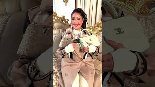 My bestie is sometimes a black card 🤑 Profile