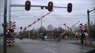 Spoorwegovergang Helmond  Dutch Railroad Crossing