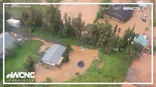 Thousands evacuate as floods devastate Hawaii