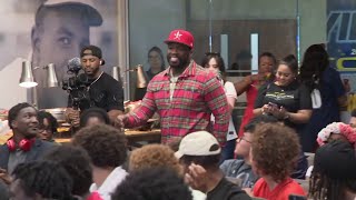 50 Cent visits with Houston area kids alongside his G-Unity Foundation