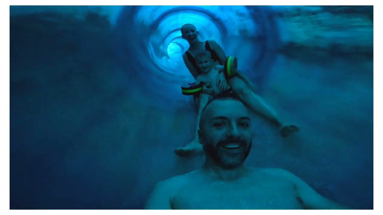 Spaß in der Wasserrutsche!