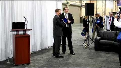 Microscan President Jeff Timms Accepts 2010 NPI Award for TTC Solution Software