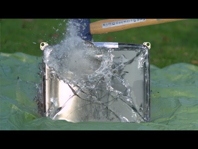 Bild från Slägga vs TV i Slow Motion - The Slow Mo Guys