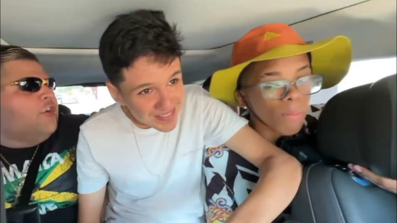 Jon Vlogs beijando a Duda Rubert pela primeira vez em live(sobrou ate para  Ruyter) 