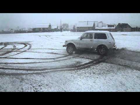 Lada niva 4x4 drift. VAZ 2121 drift snow