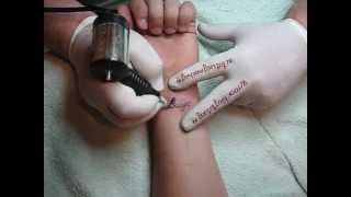 Tatuaje incheietura mainii salon tatuaje nume Zarescu Dan ZDM 0745001236 http://www.machiajtatuaj.ro