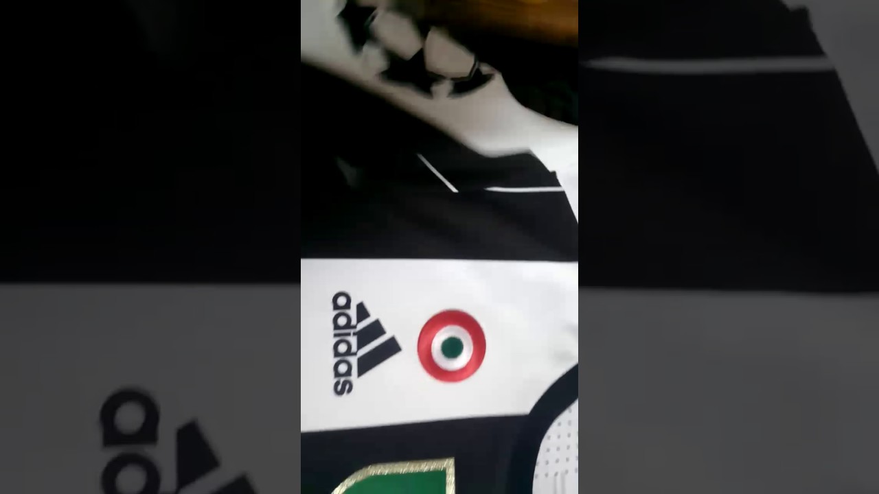 16-17 Season Juventus Home  Soccer Jersey Football Jersey