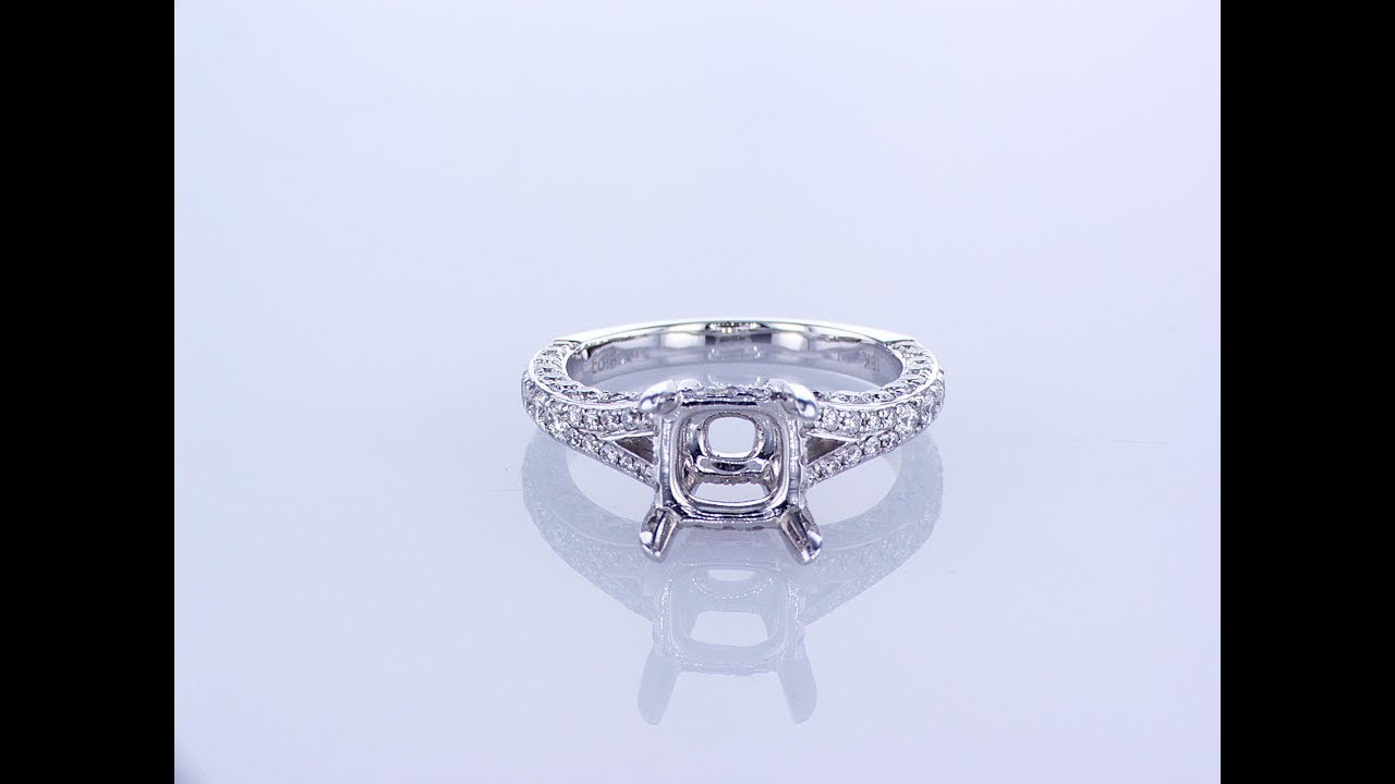 1.32CT 18KT WHITE GOLD CUSHION DIAMOND PRONG ENGAGEMENT RING SETTING W/ SPLIT SHANK