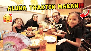 ALUNA HAS A LOT OF MONEY TO TREAT THE WHOLE TEAM TO A RESTAURANT!! IT'S SO FUN TO EAT AS MUCH AS ...