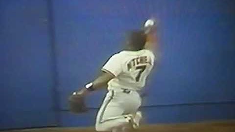 Kevin Mitchell Barehanded Catch Against Ozzie Smith! "San Francisco Giants"