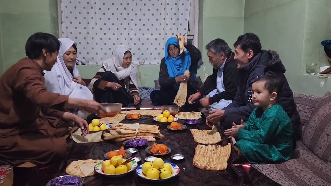 مانده نباشی مامابزرگم و پذیرایی آتی مهدی ماما از ما