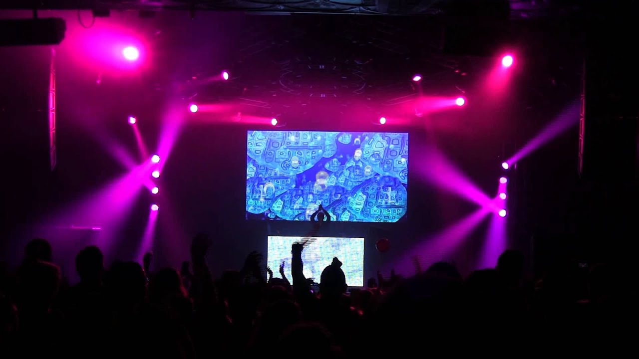 Flux Pavllion and VJ TEK live at the Wiltern