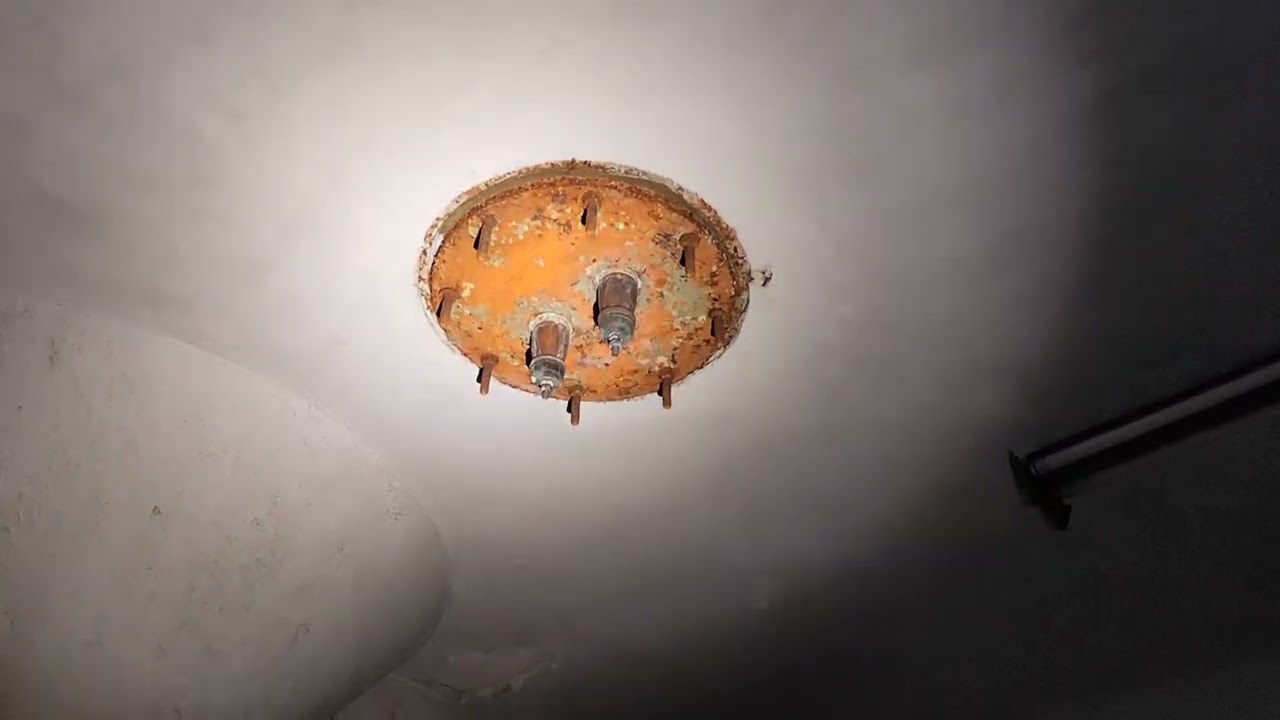 Radiostacja kontrwywiadu. Piętro.