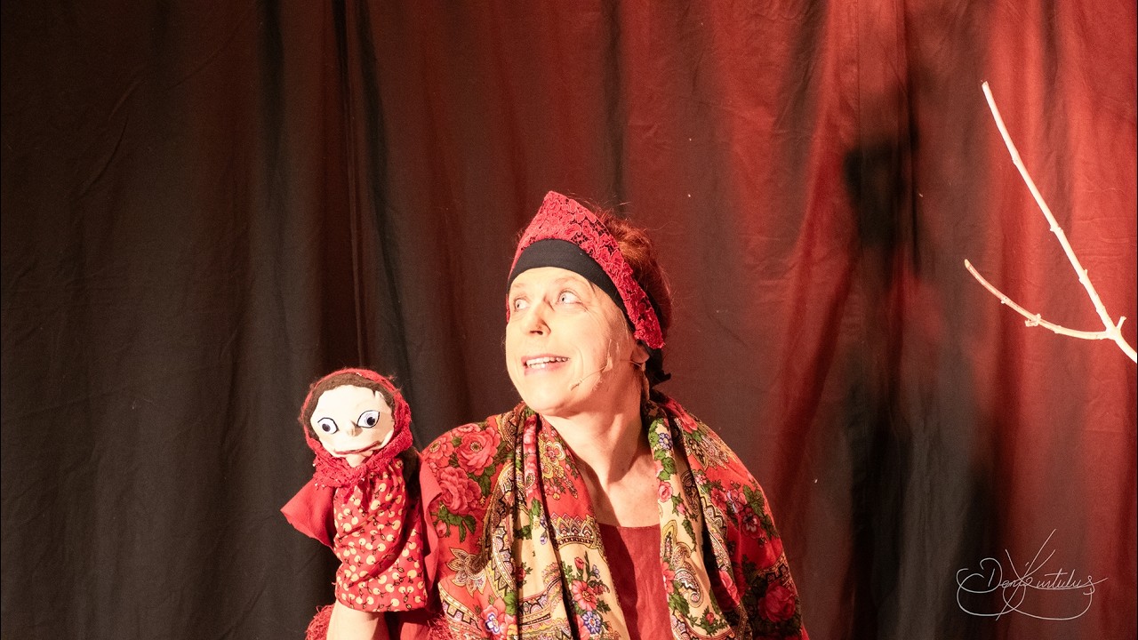 WASSILISSA und das Feuer der Baba Jaga - Denise Racine, Solo Theater