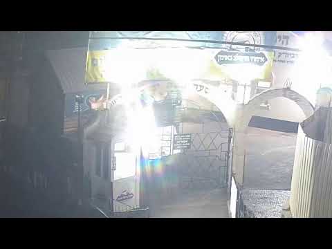 שידור חי מאומן - מצלמות 24 שעות מהכניסה הראשית לציון הקדוש באומן