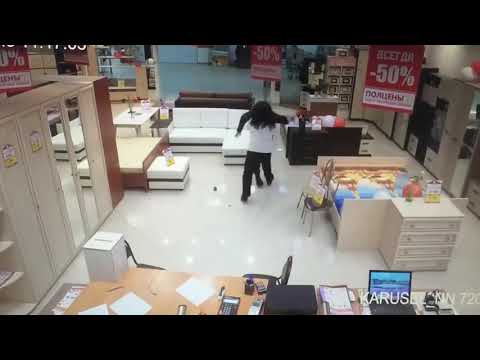 Девушка-продавец задержала вора