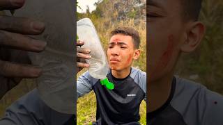 How to Stay Clean Without Soap in theWilderness | Survival Tips#shorts #4647 🤯😲🫗
