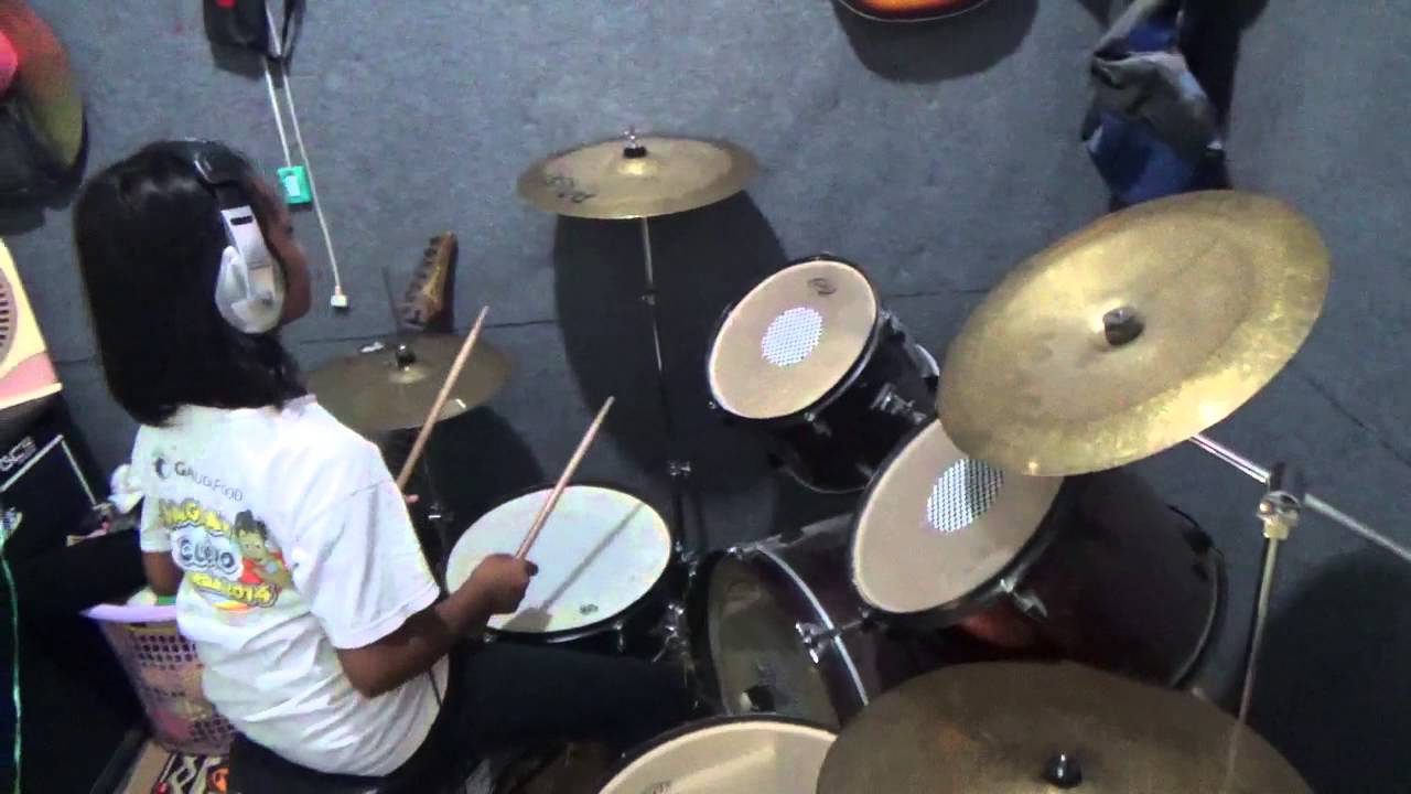 master of puppet metalicca drum cover by.Archie 10 years old YouTube