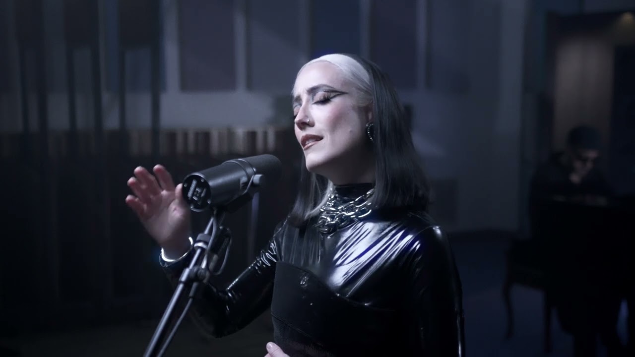 HAYLA - Alone (Live at RAK Studios)