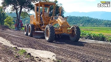excellent work,Greatest Operator Grader Techniques Trimming Gravel on village roads