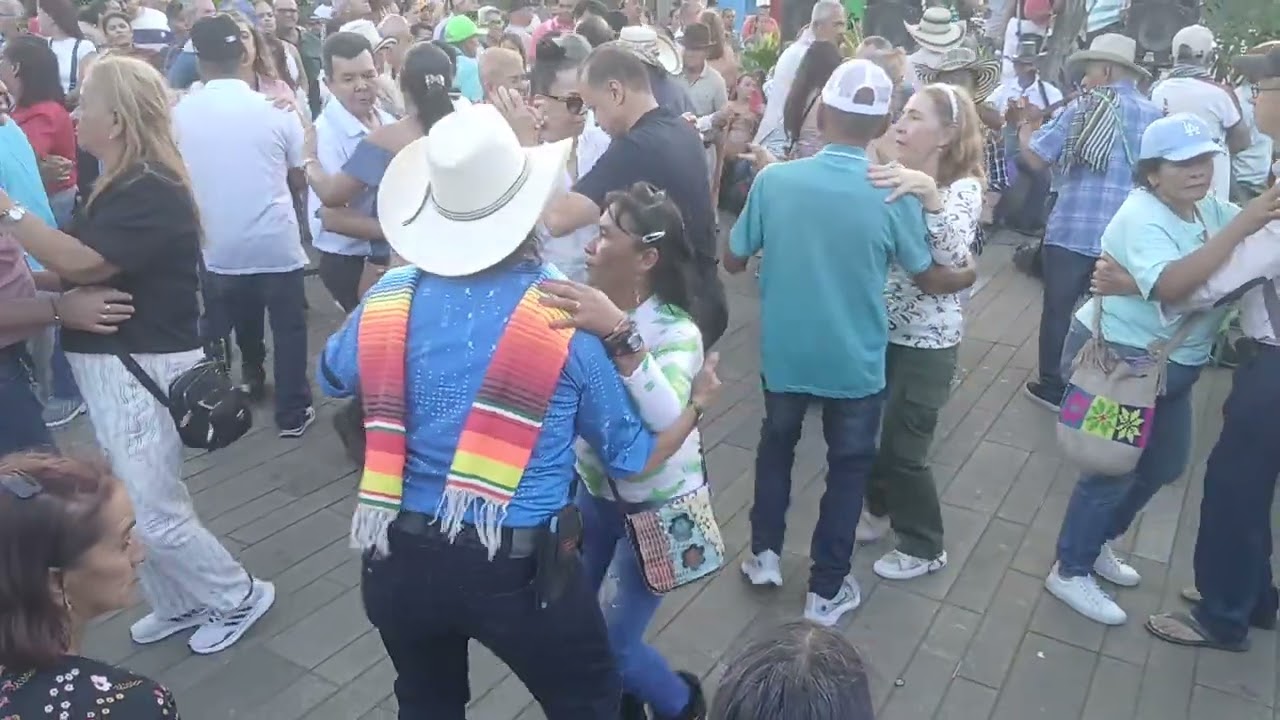 Los integrados parranderos. El montañero bailarin. Marzo 7 2026.