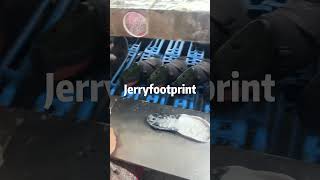 Wide Toe Shoes Sole Bonding Process