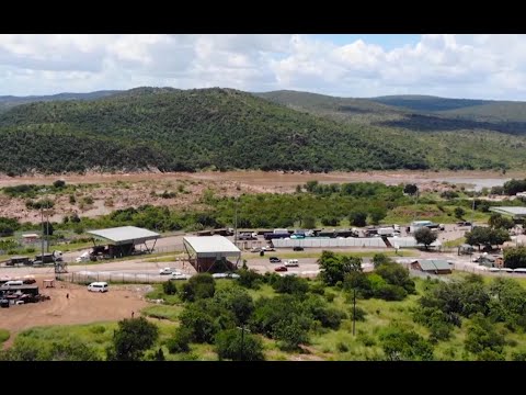 South Africa resumes construction of barriers along Mozambique border