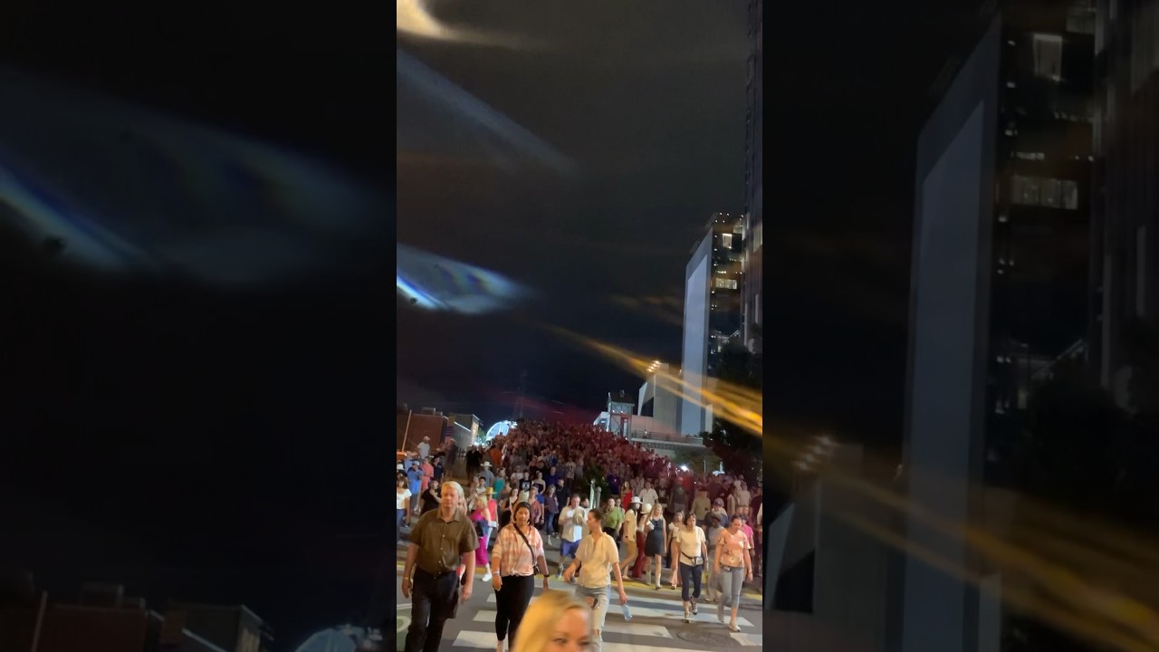 300,000 people waking my direction. CMA event Nashville 