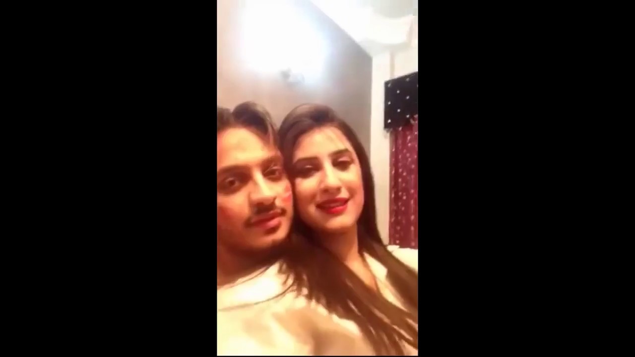 Beautiful Indian ladki in Bedroom Viral Videos 2018_HD - YouTube